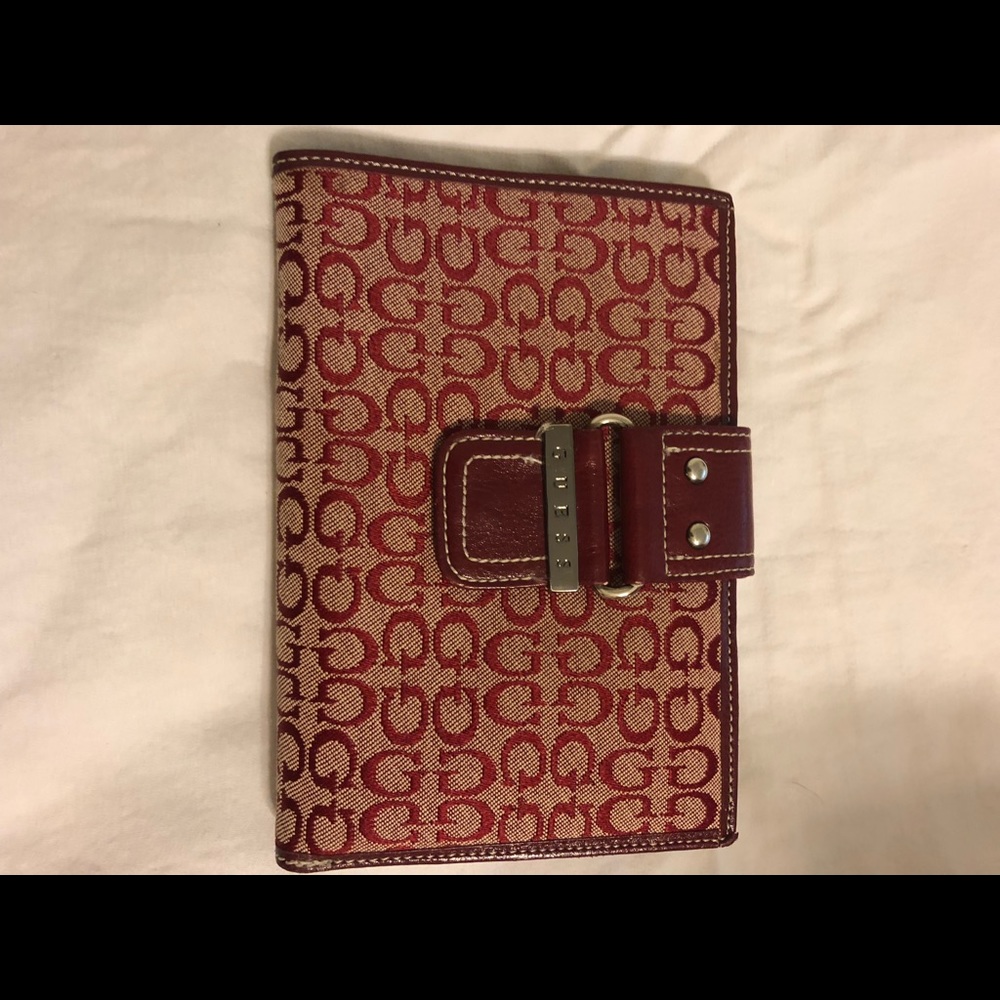 Guess wallet